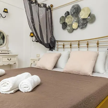 Apartament Kallisti *